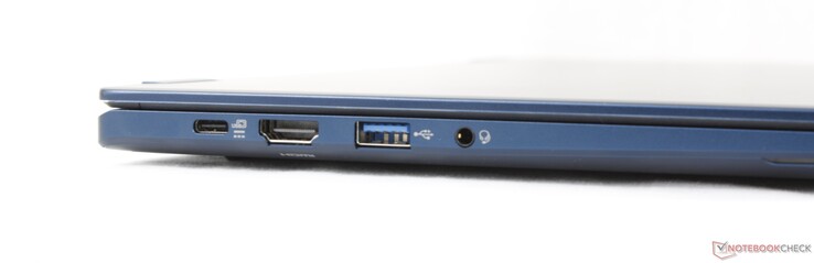 Gauche : USB-C 4.0 avec Power Delivery + DisplayPort, HDMI 2.1, USB-A (5 Gbps), prise casque 3,5 mm