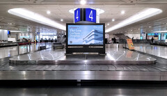 e-paper de 75 pouces à l'aéroport.
