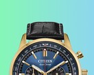 Le nouveau chronographe Racing de Citizen associe un cadran bleu à un boîtier doré.