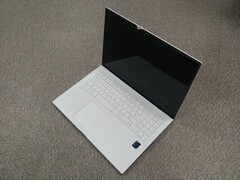 C'est apparemment à cela que ressemblera le prochain LG Gram 14. (Source de l'image : @cozyplanes)