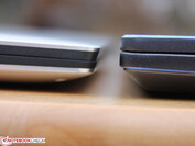 Le MSI PS63 Modern 8RC (15,9 mm d'épaisseur) à côté d'un Dell XPS 13 9380 (12 mm à l'endroit le plus épais).
