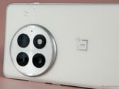 Le prochain OnePlus 15 devrait être plus fin et être équipé d'un Snapdragon 8 Elite 2