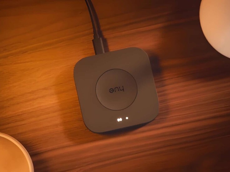 Le Philips Hue Bridge Pro. (Source de l'image : Philips)