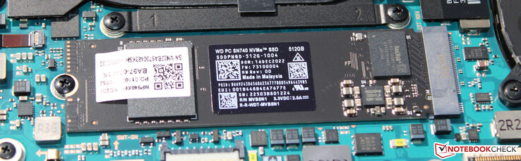 Un disque SSD PCIe-4 sert de disque système.