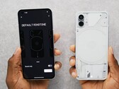 Le design complet du Nothing Phone (1) a finalement été révélé, grâce à MKBHD. (Image source : Marques Brownlee)
