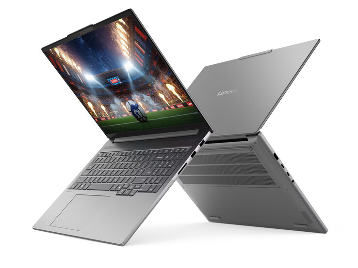 L'IdeaPad Pro 5i 16IPH11 se charge jusqu'à 170 W avec le chargeur Slim tip de Lenovo.
