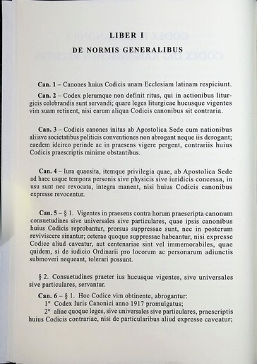 Les pages d'un livre peuvent être numérisées une à une ; les traces de doigts sont facilement visibles.