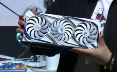 Le ASUS ROG STRIX GeForce RTX 3090 GUNDAM promet des performances de haut niveau pour 2 500 dollars US (Source de l'image : Videocardz)