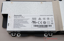 Bloc d'alimentation interne de 135 watts (19 V ; 7,1 A)