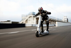 Le Bo The Turbo est équipé d&#039;un double moteur de 24 000 W et offre une vitesse de pointe de 160 km/h (Image source : Bo)