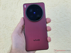 Le Vivo X300 Ultra devrait surpasser les trois caméras arrière de son prédécesseur, X200 Ultra en photo. (Source de l'image : Notebookcheck)