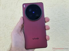 Le Vivo X300 Ultra devrait surpasser les trois caméras arrière de son prédécesseur, X200 Ultra en photo. (Source de l'image : Notebookcheck)