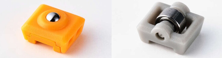 Le rouleau à 5 billes Elecom (L) et le rouleau linéaire Elecom (R).