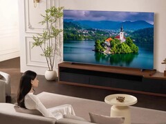 Le téléviseur Q8C de TCL (photo) est un modèle QD MiniLED haut de gamme. (Source de l&#039;image : TCL)