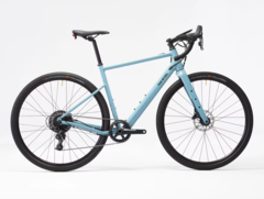 Decathlon a dévoilé trois nouveaux vélos de gravier électriques Van Rysel, dont le E-GRVL AF X35 (ci-dessus). (Source de l&#039;image : Decathlon)