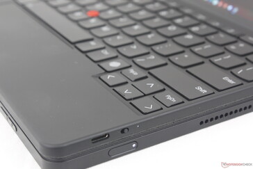 Le lecteur d'empreintes digitales se trouve sur le clavier et non sur la tablette elle-même