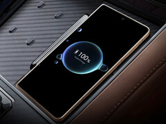 Le Magic V5 se recharge sans fil à une puissance de 50 W.