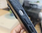 Un étui Bellroy apparemment conçu pour l'iPhone 15 Pro Max n'est pas conçu pour le nouveau bouton Action. (Source : Notebookcheck)