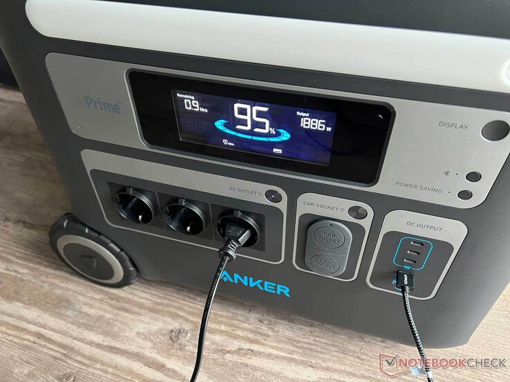 L'Anker PowerHouse 767 fournit de manière fiable jusqu'à 2 300 watts sur 10 ports