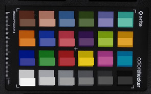 Motorola Moto E5 Plus - ColorChecker : la couleur de référence se situe dans la partie inférieure de chaque bloc.