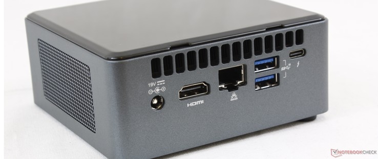 A l'arrière : entrée secteur, HDMI 2.0, Gigabit RJ-45, 2 USB 3.1 Gen. 2, Thunderbolt 3.