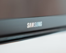 Le problème du service Samsung TV semble provenir d'une défaillance du backend partagé ou de l'infrastructure en nuage, bien que l'entreprise n'ait pas encore fait de déclaration officielle. Photo : le logo Samsung sur un téléviseur (Source de l'image : Marcel Strauß on Unsplash)
