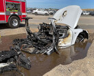 Cette Tesla a dû être trempée pour être éteinte (image : SAC Metro Fire)