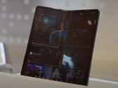 Le Flex In N Out n'est pas un prototype de Galaxy Z Fold5. (Image source : Linus Tech Tips)