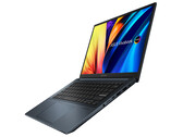 Le Vivobook Pro 14 OLED combine le Core i7-12700H et la RTX 3050 dans un boîtier de 1,4 kg. (Image source : ASUS)