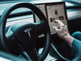 Tesla a publié la mise à jour 2021.44.25, qui apporte notamment des améliorations au système d'infodivertissement. (Image source : David von Diemar sur Unsplash)