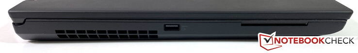 Côté gauche : USB-A 3.2 Gen1, carte à puce