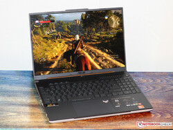 Le Asus TUF Gaming A16 Advantage Edition FA617XS, appareil de test fourni par Asus Allemagne.