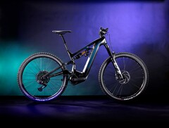 Bianchi a récemment lancé la nouvelle série de vélos électriques e-Vertic, qui comprend plusieurs vélos de montagne électriques (Image : Bianchi)