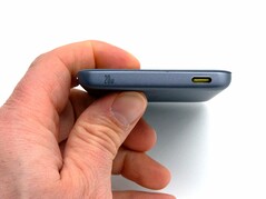 La banque d'alimentation Baseus PicoGo AM41 est particulièrement fine avec une capacité de 5 000 mAh