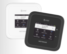 Les clients d'AT&amp;T peuvent désormais acheter les points d'accès mobiles Nighthawk M6. (Image source : AT&amp;T)