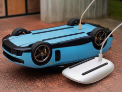 Certains disent que la Ferrari Luce ressemble à une souris magique Apple.