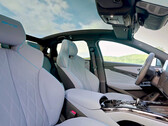 Intérieur du modèle 3 concurrent BYD Seal (image : BYD/YouTube)