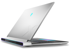 Dell met désormais à disposition l&#039;Alienware x16 alimenté par les options AMD Ryzen 7000. (Image Source : Dell)