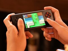 Ayaneo pourrait s'éloigner du design anguleux du Pocket Micro (photo) pour le Pocket Micro 2.