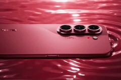 Le Tecno Camon Slim 5G n’est que légèrement plus épais que l’iPhone Air, mais il dispose d’une batterie dont la capacité est presque deux fois supérieure.