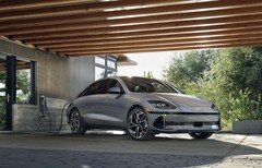 La Ioniq 6 de Hyundai offre un ensemble de VE plutôt attrayant, bien que l'absence d'incitations fiscales fédérales aux États-Unis mette un frein à son attrait pour les acheteurs américains. (Source : Hyundai)