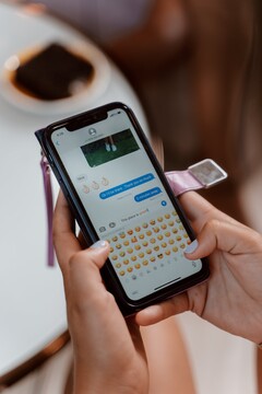 Messenger prend désormais en charge le chiffrement de bout en bout par défaut. Source de l&#039;image : RDNE Stock project/Pexels