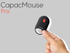 CapacMouse Pro pèse 30 grammes et dispose d'un bouton de défilement sensible à la pression (Image source : Astract Japan - edited)