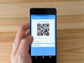 Le FBI alerte les clients sur les codes QR malveillants qui peuvent les diriger vers des sites de phishing. (Image : Markus Winkler via Unsplash)