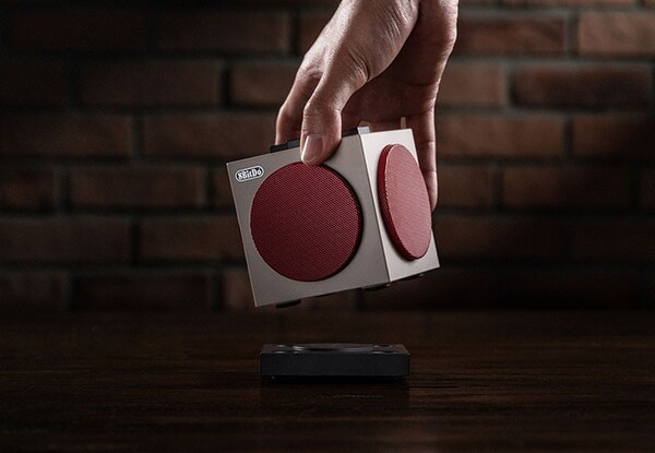 Le 8BitDo Retro Cube 2 Speaker - N Edition est le successeur du Retro Cube Speaker sorti en 2016. (Source de l'image : 8BitDo)