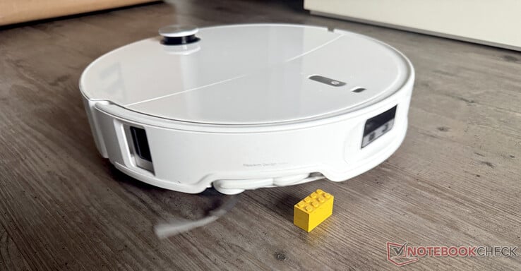 Roborock Qrevo Curv 2 Pro peu avant le crash du bornier