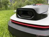 La caméra et la LED forment un visage souriant