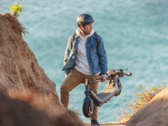 L'e-scooter Segway KickScooter P100S peut parcourir jusqu'à 100 km avec une seule charge. (Image source : Segway)