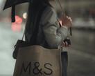 Magasin Marks & Spencer au Royaume-Uni, où une faille dans le système d'approvisionnement a entraîné une interruption de service (Source : Unsplash/Aleksandr Rebenkov)