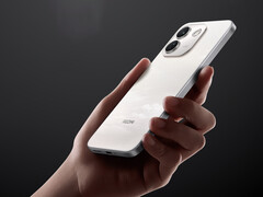 Le Note 17 Pro Max prend également en charge la recharge rapide à 100 W. Photo : image promotionnelle montrant l'arrière du téléphone.